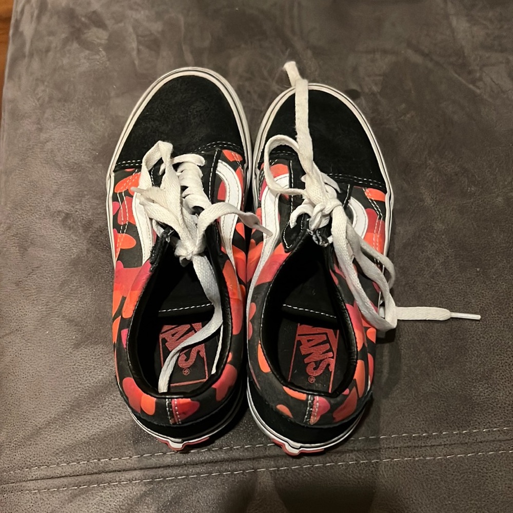 Vans Old Skool Shoes - Black with Hearts - Size 7 Women